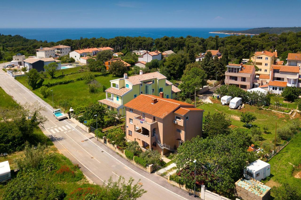 Vila Milla Premantura Exterior foto